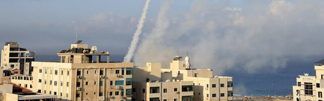 Israele, centinaia di razzi su tutto il Paese. Hamas rivendica l’attacco