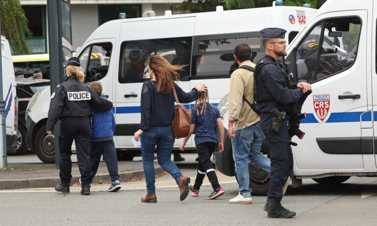 Francia: dopo l’attacco terroristico dispiegati fino a 7mila soldati