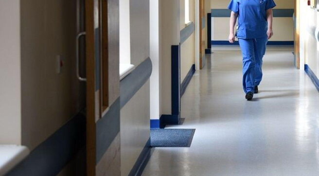 Gb, il ministro della Salute: donne trans bandite dai reparti femminili degli ospedali