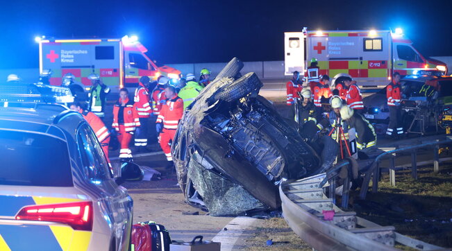 Migranti, in Germania si schianta un furgone di trafficanti: 7 morti