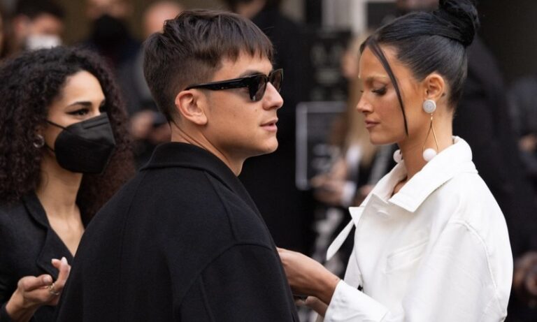Dybala, proposta di matrimonio          a Fontana di Trevi