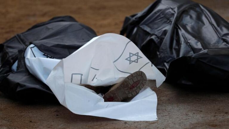 Il Jerusalem Post conferma l’orrore: “Bimbi decapitati e bruciati a Kfar Aza”