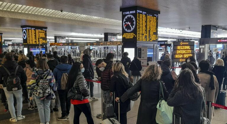 Caos treni, ritorno graduale alla normalità: ma resta la rabbia dei passeggeri