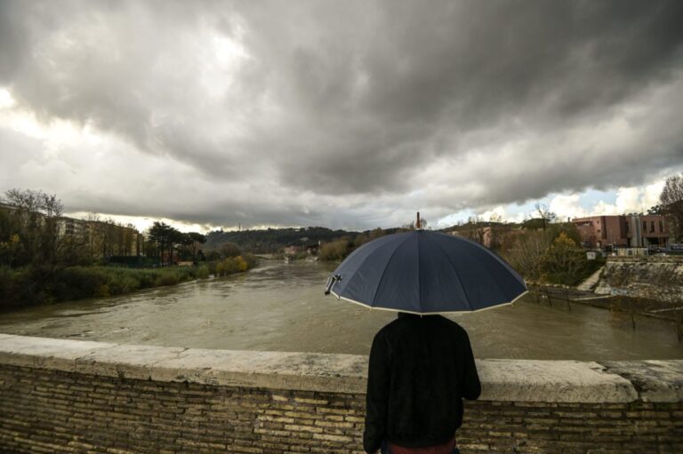 Addio estate, crollo delle temperature e nubifragi: ecco dove e quando
