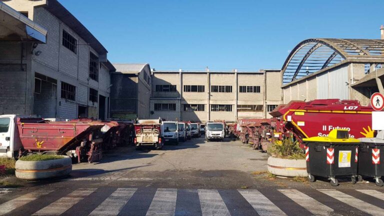 Ponte Malnome: sporcizia, topi, cinghiali e docce a singhiozzo. I lavoratori Ama pronti allo sciopero