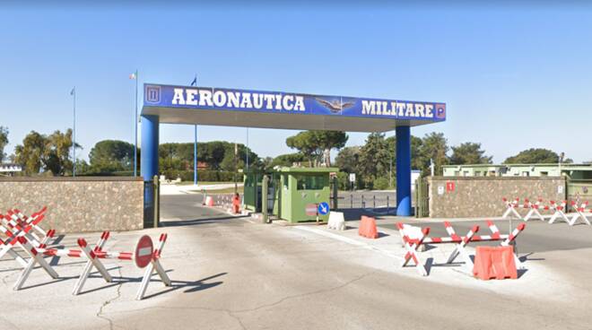 Israele, altri due voli militari: in tutto tornano 400 italiani