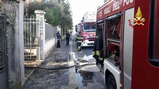 Montespaccato, incendio in un appartamento: muore il cane