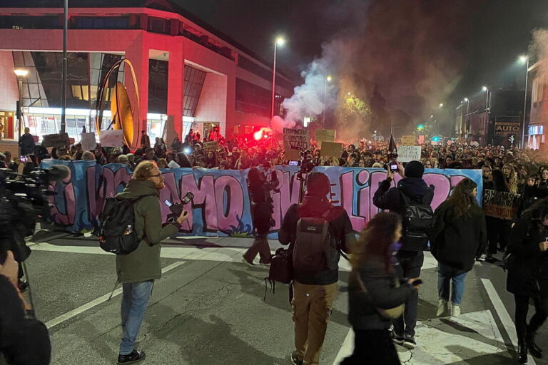 “Per Giulia facciamo rumore”: liceali contro il minuto di silenzio nelle scuole