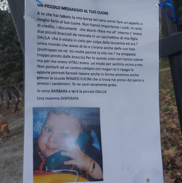 Roma, mamma fa un appello al ladro che le ha rubato la borsa: “Ridammi i bracciali e le foto di mia figlia morta di leucemia”