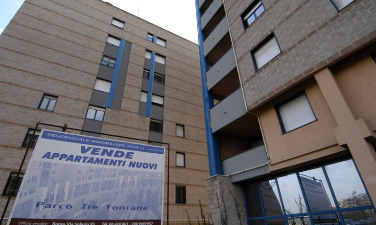 Prezzi delle case in calo, la domanda è debole