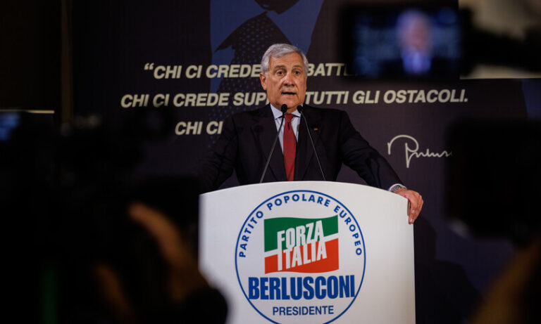 Crescono Forza Italia e M5S, scende il Pd