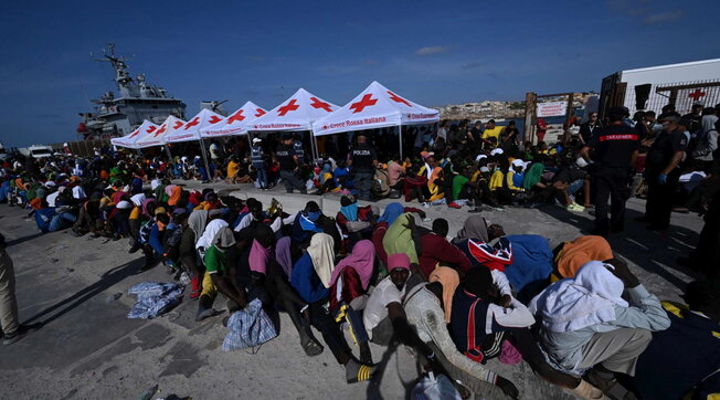 Migranti, Ue: informati su accordo Meloni-Albania prima della firma. “L’Italia ora fornisca altri dettagli”