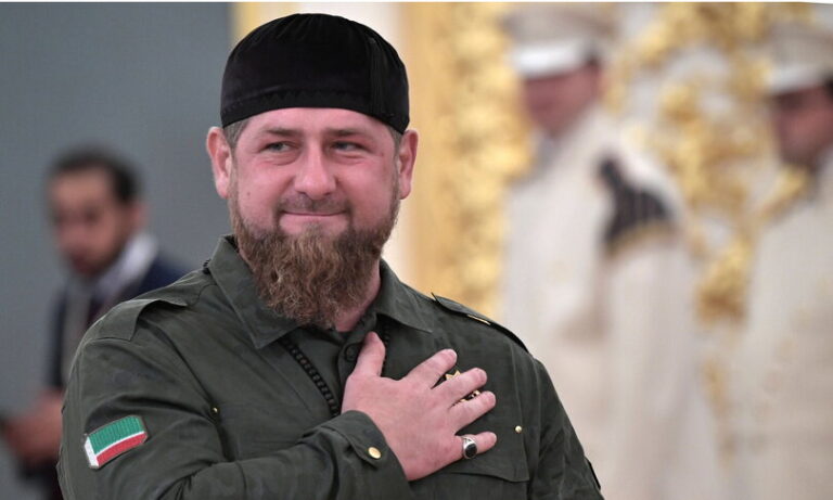 Ucraina: Kadyrov nomina il figlio 15enne capo della sicurezza
