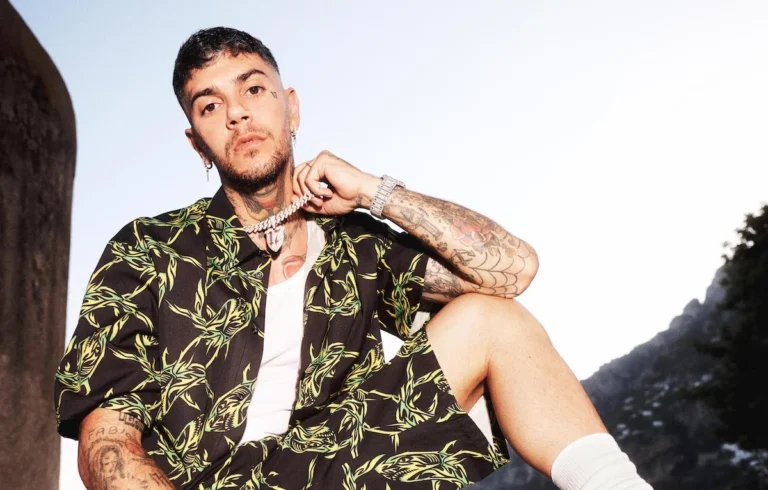PD: “No ad un Capodanno in piazza con canzoni di Emis Killa contestati per la violenza di genere”