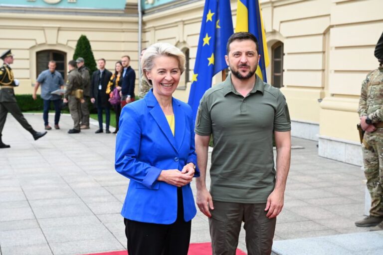 Von der Leyen: “A Kiev per parlare dell’adesione all’Unione europea”