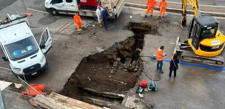 Voragine a Corso di Francia, lavori in corso per il completo ripristino della viabilità