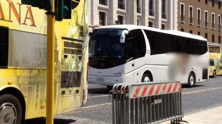Nuovo piano parcheggi per i bus turistici, la Cna protesta e chiede un incontro con l’assessore
