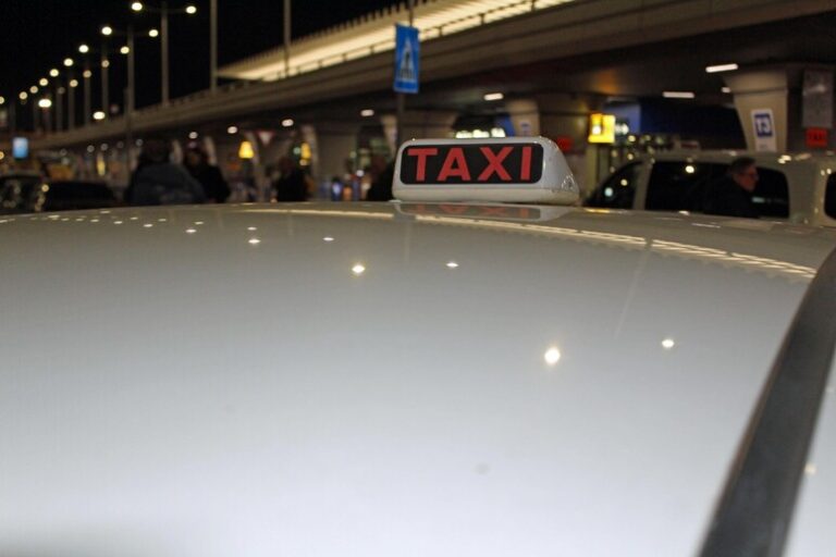 Droga: pusher tassisti si fingeva lavavetri arrestato straniero dalla polizia di Fiumicino