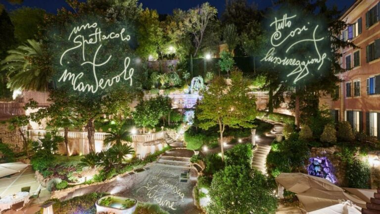 A Roma il giardino dell’Hotel De Russie si fa magico con ‘Christmas talking trees’