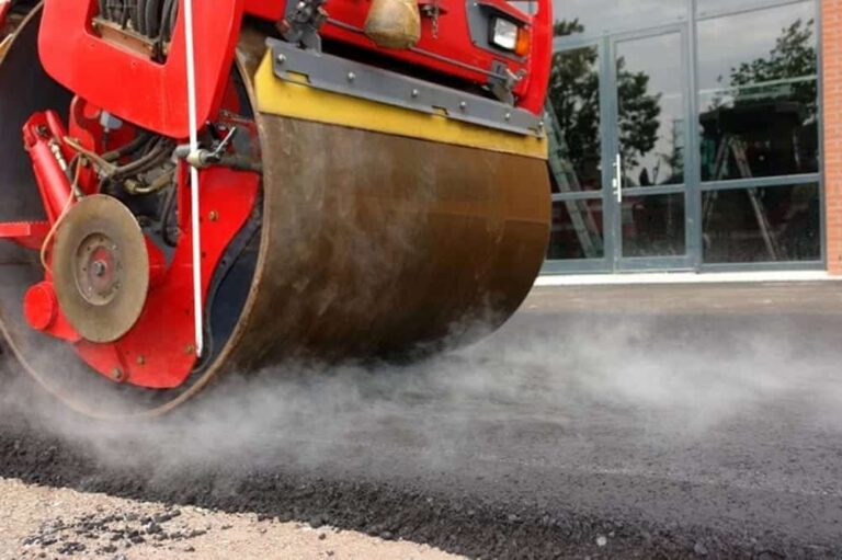 Il Comune stanzia 680mila euro per    il rifacimento del manto stradale