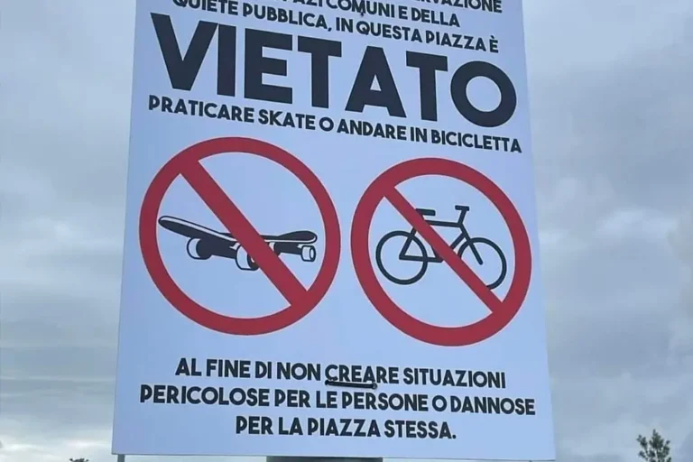 Vietate bici e skate in piazza Almirante