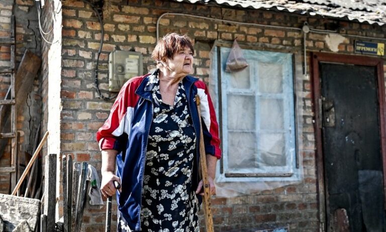 Povertà e isolamento, la guerra         in Ucraina colpisce gli anziani