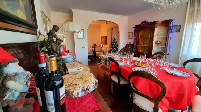 Natale a casa per l’88% degli italiani: corsa ai fornelli ma molto verrà sprecato