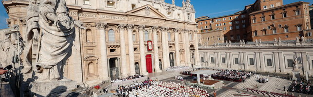 Vaticano: sì alla benedizione          delle coppie gay, ma resta il no          al matrimonio 