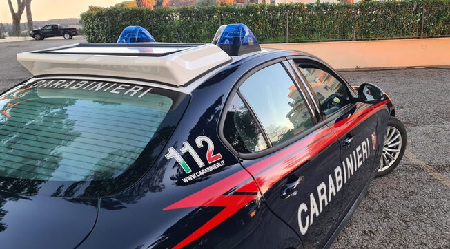 Vergiate (Varese), minaccia di morte l’ex moglie sul posto di lavoro: arrestato