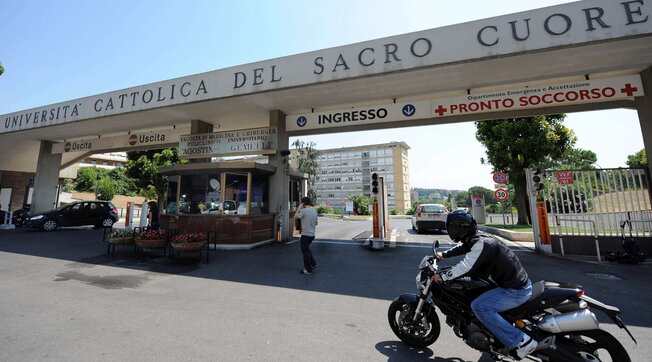 Roma, bimbo di due anni muore dopo aver ingoiato parte di un giocattolo