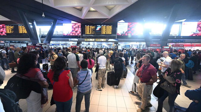 Sciopero treni, sindacati: “Adesione con punte del 100%. La rabbia di Salvini: “Scene indegne”