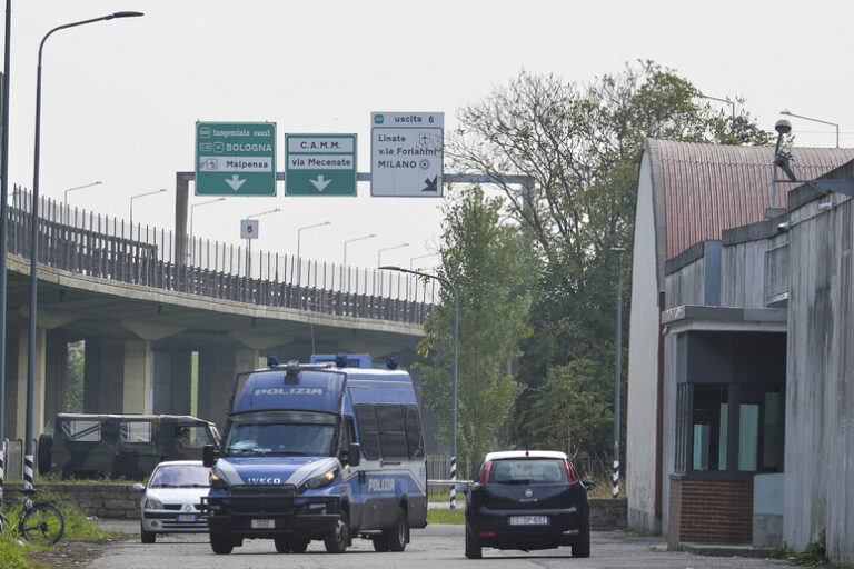Perquisizioni al Cpr di Milano, migranti ‘malati non curati e alimentati con cibo avariato’