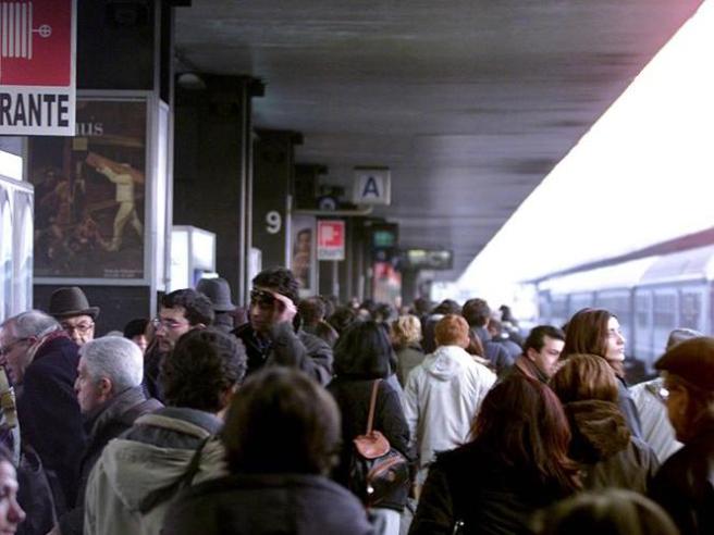 Doppio sciopero dei treni a rischio       i trasporti fino a stasera