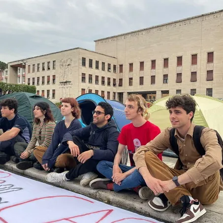 Studenti in protesta per 400 posti letto alla Farnesina