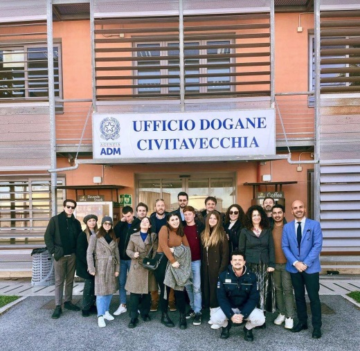 Gli studenti dell’Università degli Studi Internazionali di Roma in visita presso l’ufficio dogane di Civitavecchia