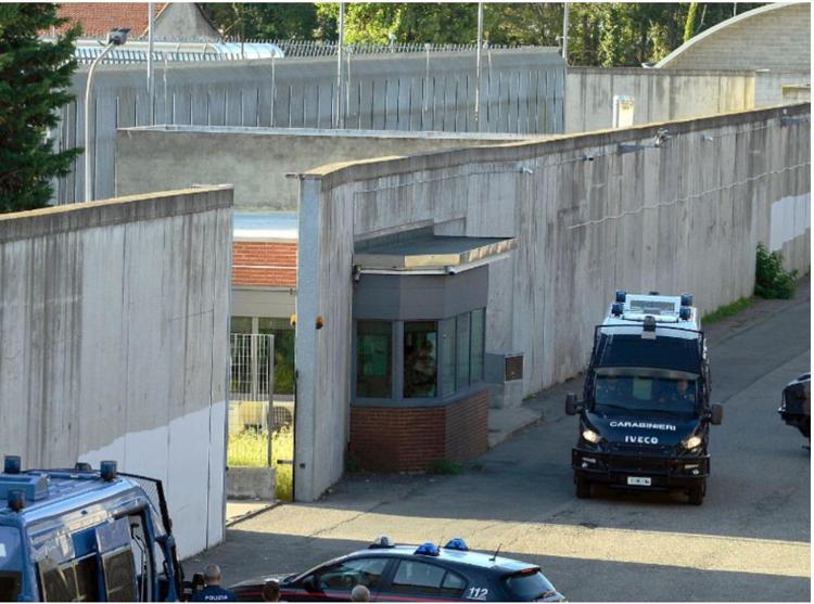 Migranti, procura Milano sequestra      il Cpr di via Corelli